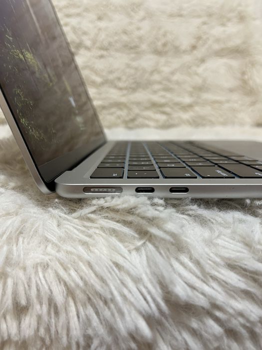 Macbook air m3 8/256