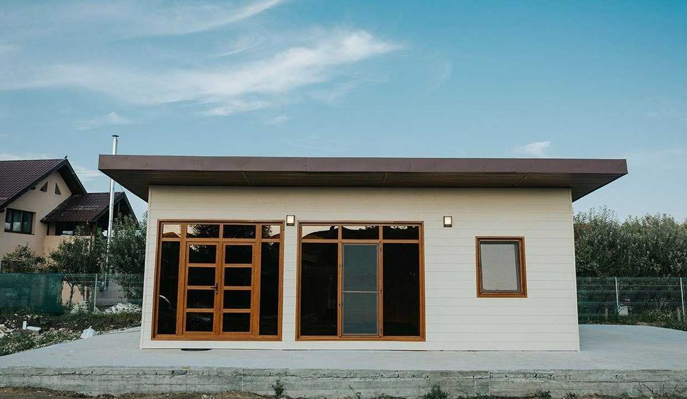 Casa Modulara, Garaje Auto si Containere stil birou din structura metalica si panou sandwich termoizolant