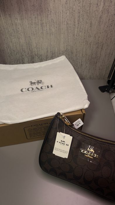 Дамска чанта Coach – нова с етикети