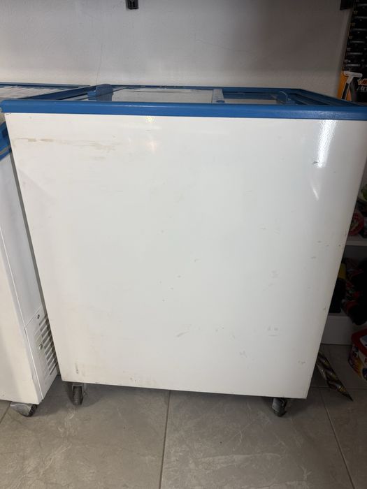 Фризери и витрина