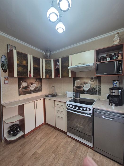 Продается кухонный гарнитур