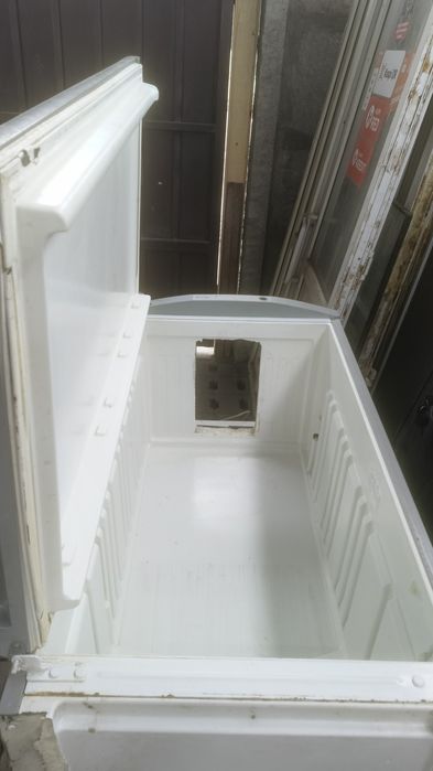 Будка для собак или домик.