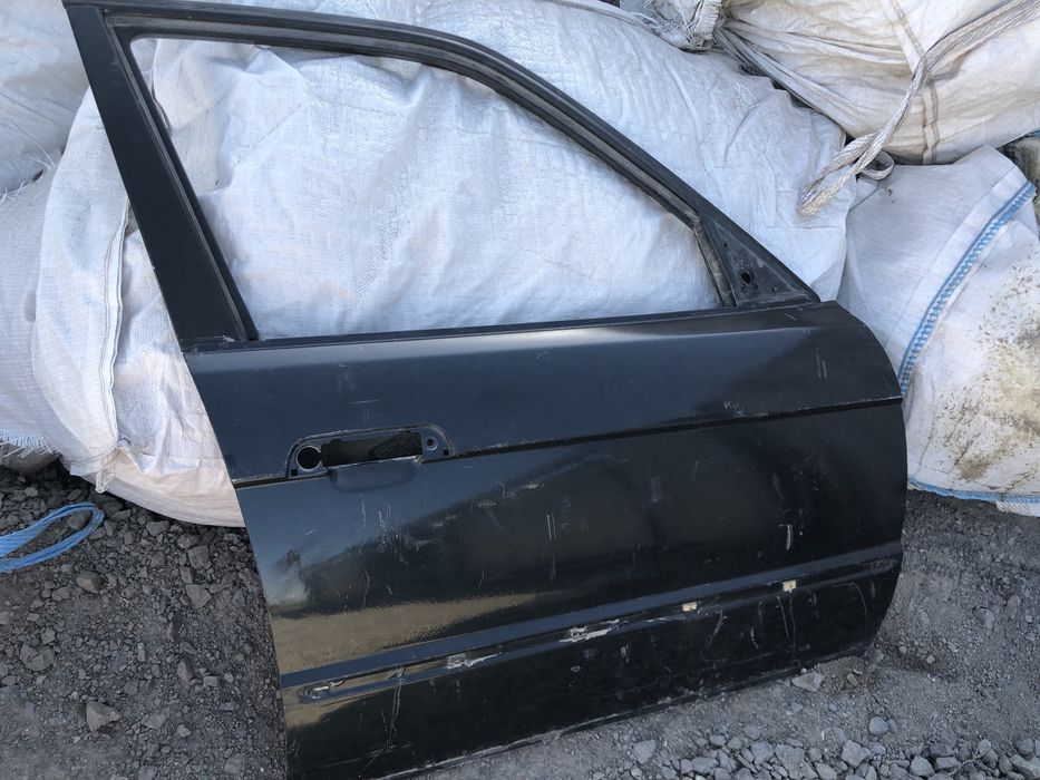 Дверь передьняя бмв е34 bmw черная