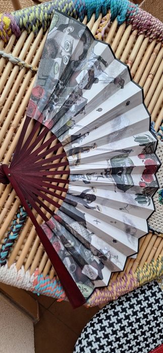 Evantai lux Hendrick's!