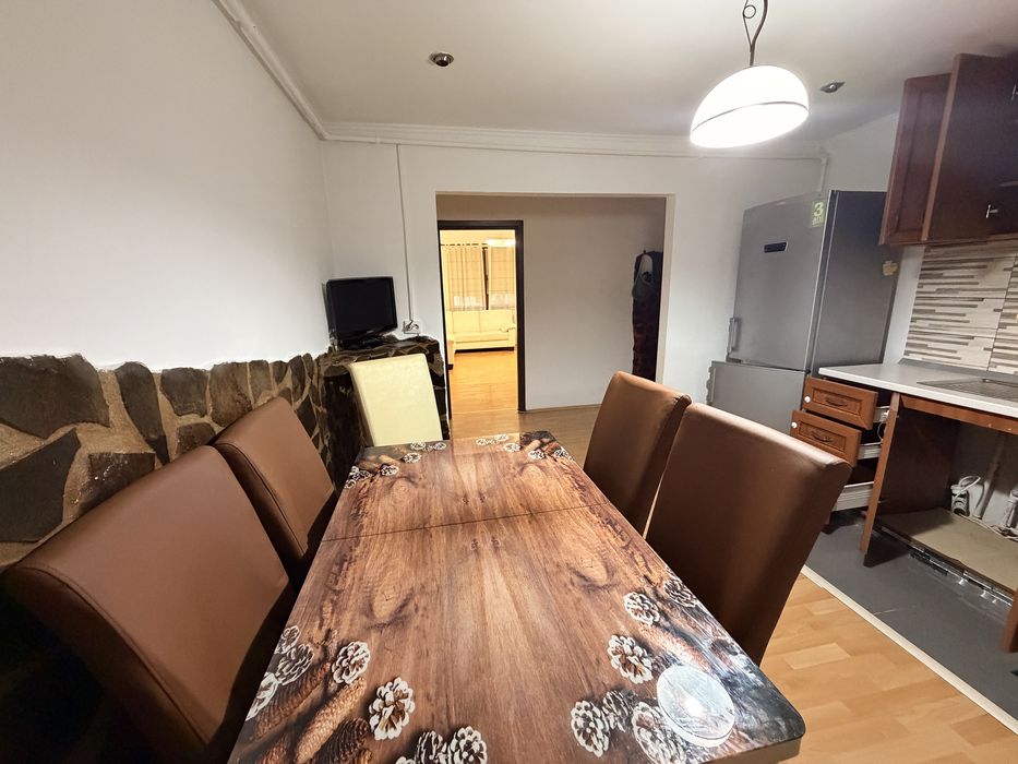 Apartament cu 3 camere