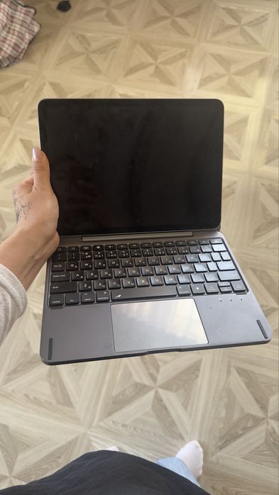 Продам ipad air 4 покаления