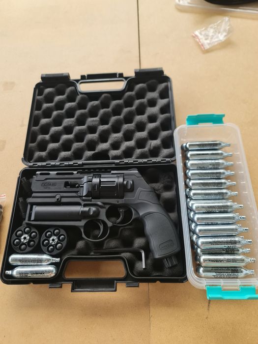 Pistol airsoft Umarex HDR 50 ca Nou