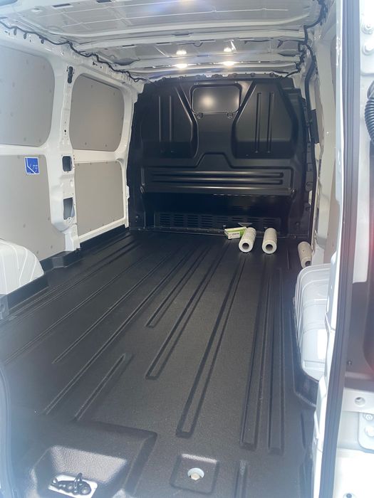 Transport marfă închiriere auto cu șofer ,colete , echipamente