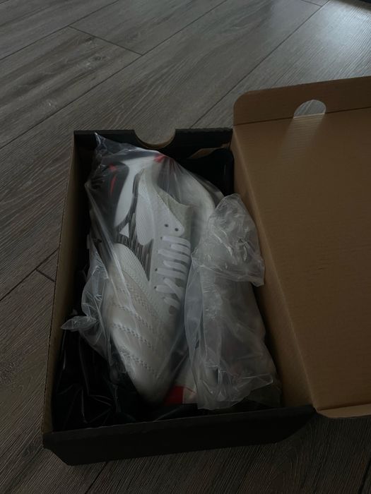 продам бутсы Mizuno, 39 размер