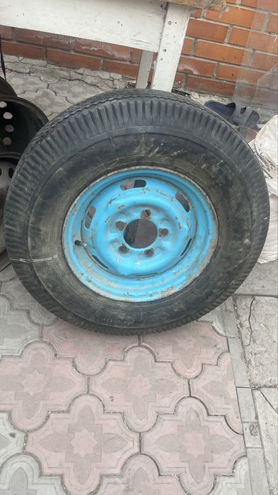 Продам колесо на москвич жигули
