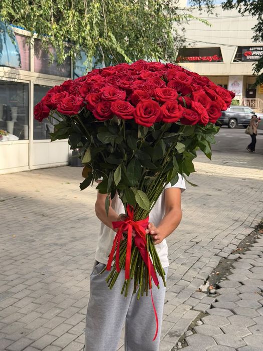 Цветы 101 красная роза
