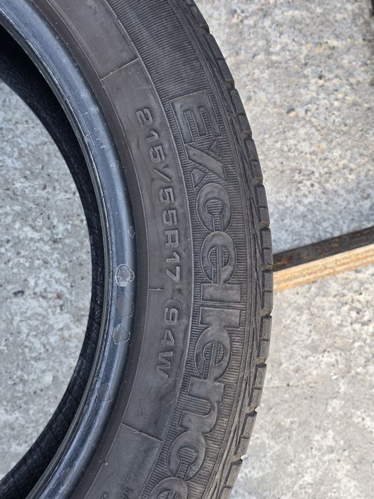 2 Броя 215/55/17 Goodyear 6mm