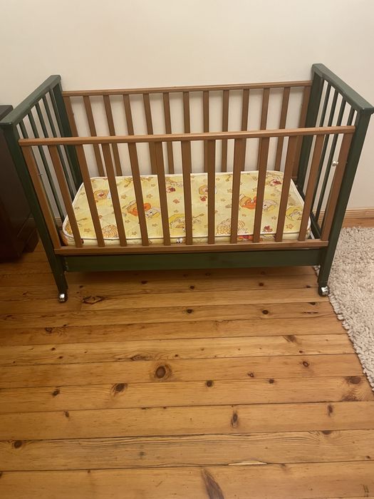 Детско креватче масив