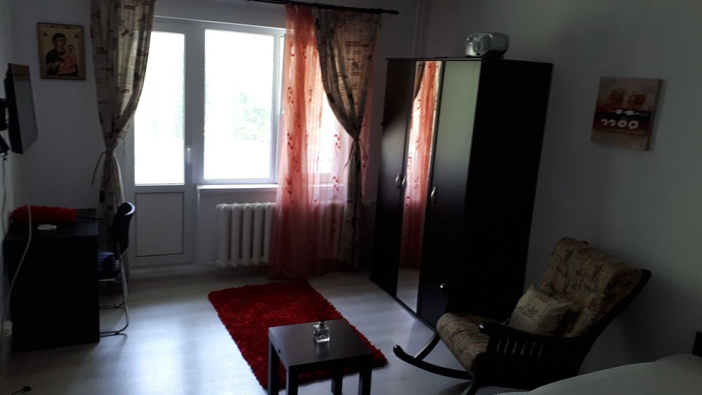PROPRIETAR vand apartament cu o camera