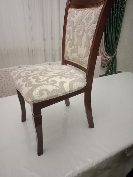 Продам стол со стульями