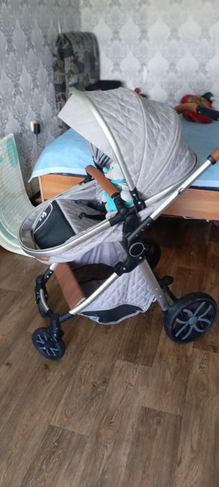 Продаем коляску  состояние  отличное
