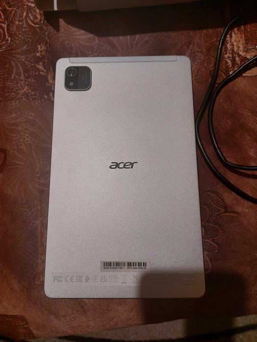 Продавам таблет асер а8 в отлично състояние