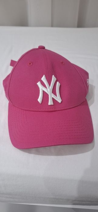 Дамска шапка с козирка New Era - New York Yankees Essential 9FORTY, ро