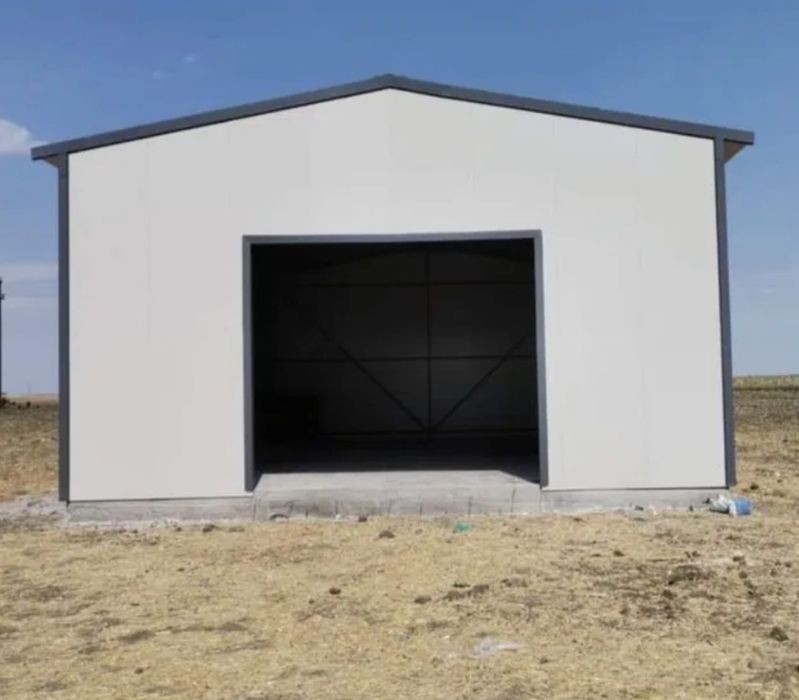 Hala metalica confecționată din profil ipe 200  12X30X4   8500 de euro