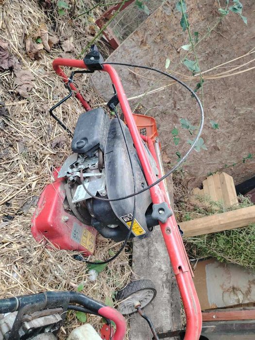 Продавам нещата от снимките