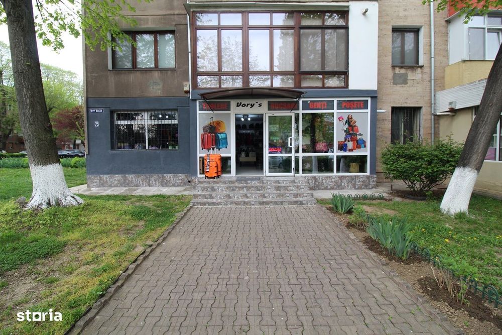 Vând spațiu comercial în Hunedoara, Central-Bd.Dacia/Supeco...