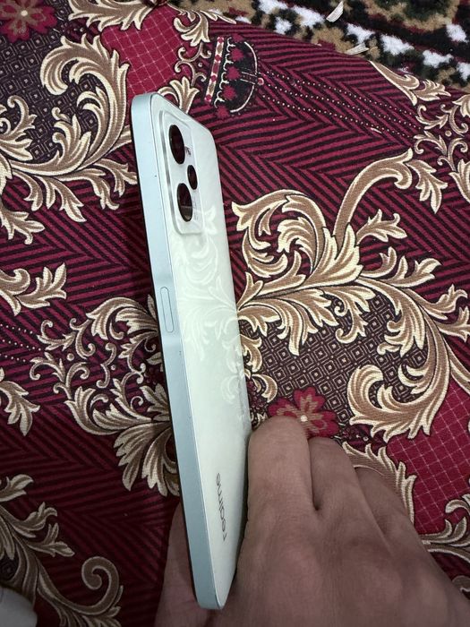 Realmi s35 holati ideal