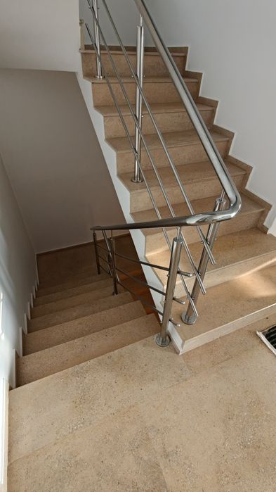 Vând balustradă inox