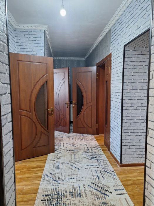 Новастройкада квартира сотилади хамма жихозлари билан