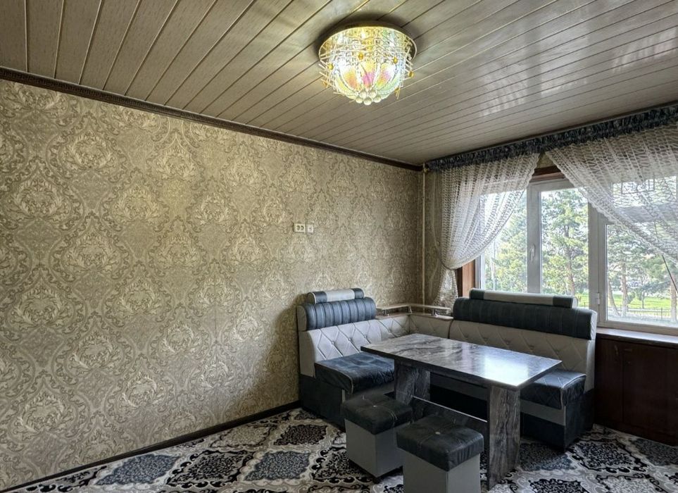 ...Сдаётся квартира в Яккасарой, район Шота Руставели. Без маклера.