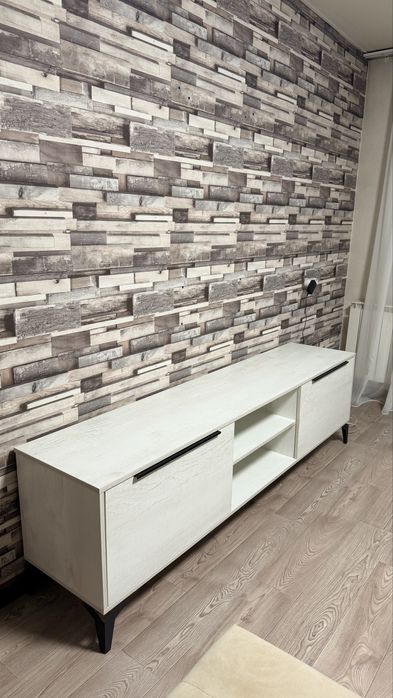 Продам тумбу под телевизор