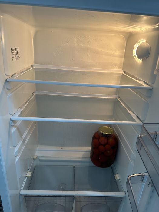 Продаеться холодильник