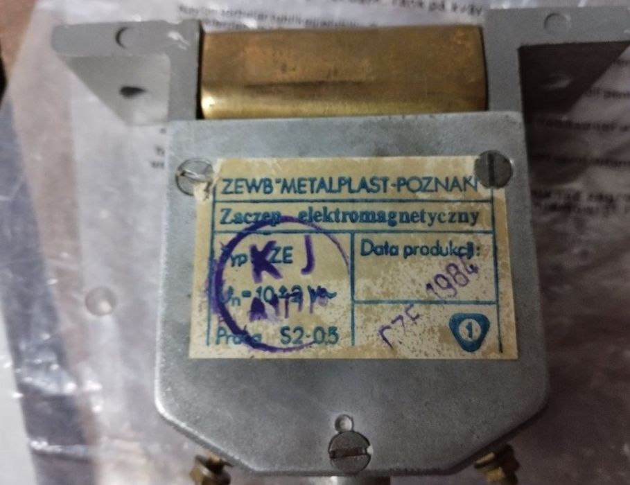 Електромагнит. НОВ. Полски.