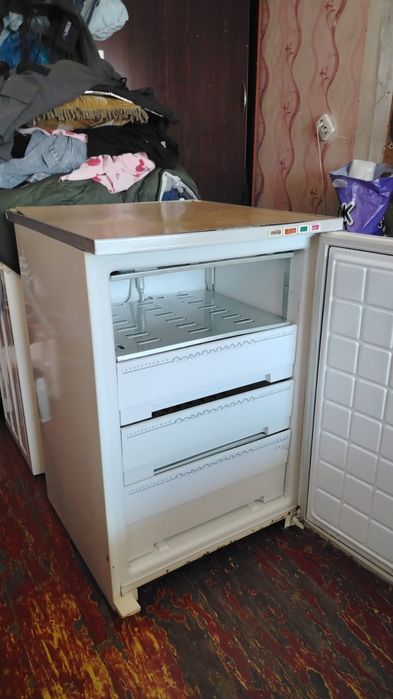 Продам морозильную камеру