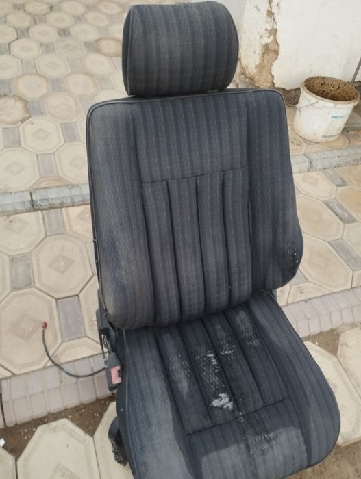 Сиденья 124 мерс