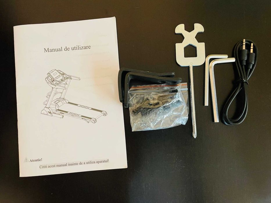 Banda de alergare FitTronic D100 - 1.75 CP, Bluetooth, USB/MP3