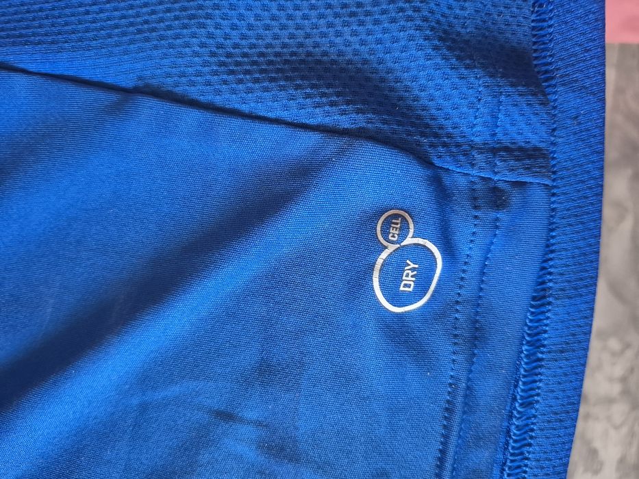 Продавам тениска