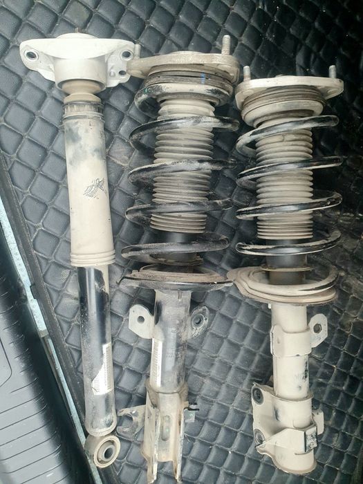 Чери аризо 6 га рабочи амалтизатор  камплекит