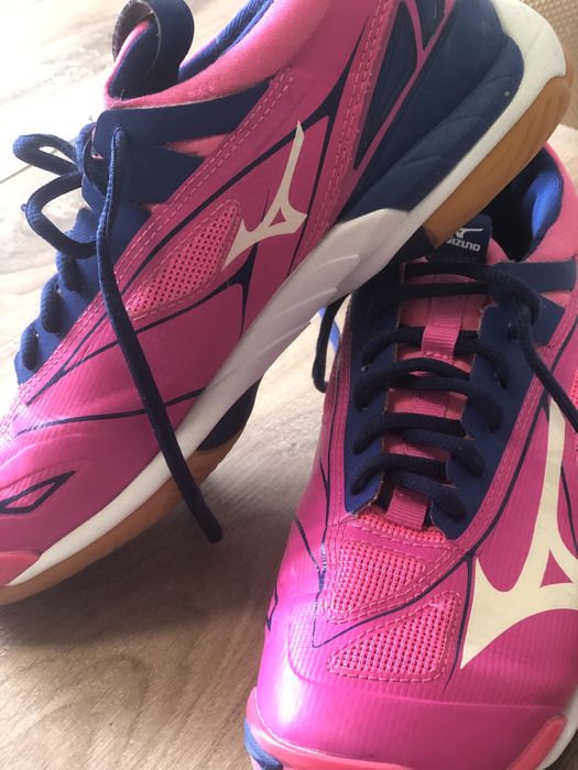 Дамски розови/ цикламени маратонки Mizuno 38 номер