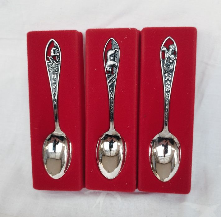 Pachet 3 lingurițe placate cu argint, pt colecționari din SUA  an 1995