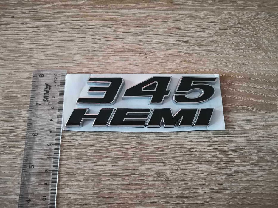 345 HEMI черна емблема