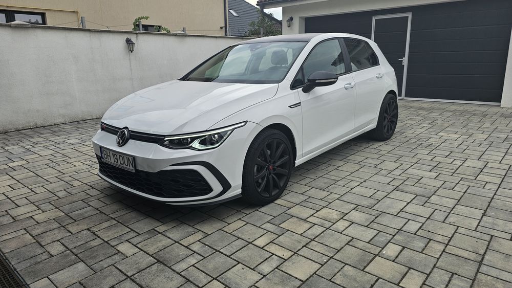 Golf 8 R Line   - VARIANTE +/- !!!