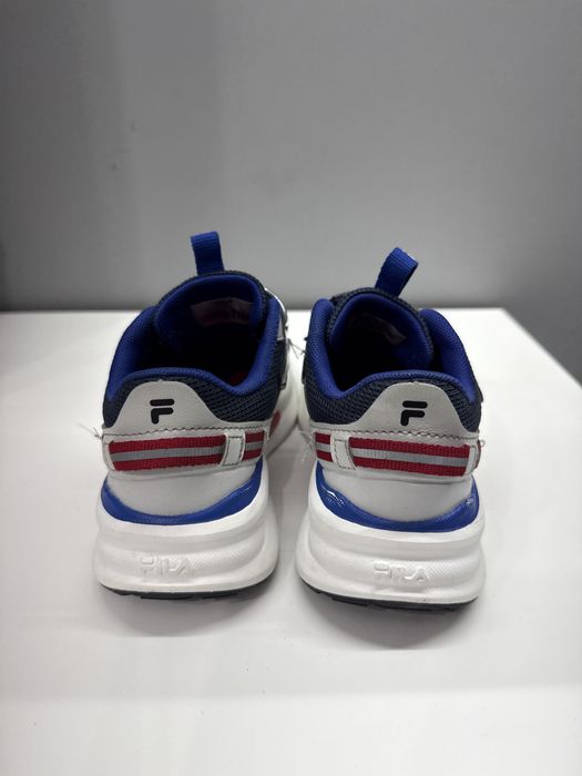 Продам детские кроссовки Fila