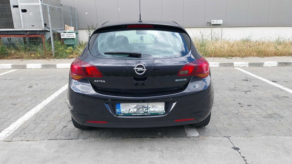 Opel Astra J 1.6 Benzină 115 CP Aspirat