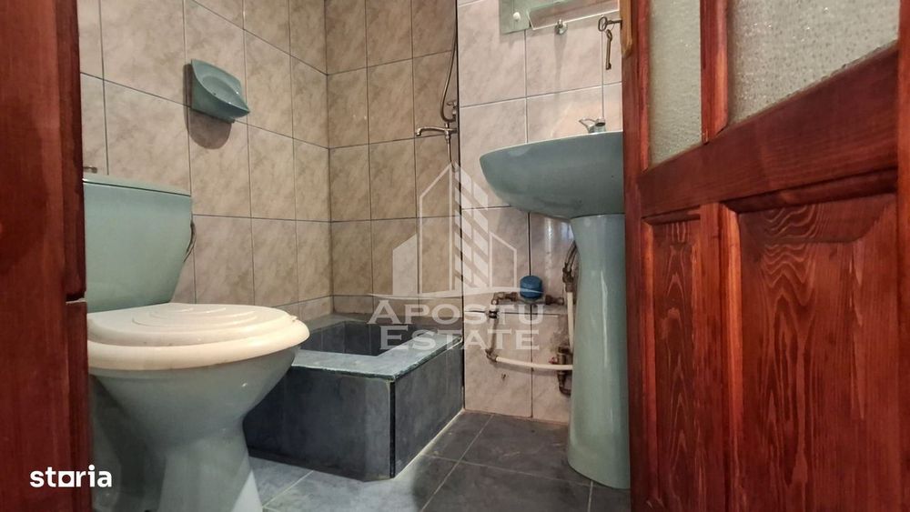 Apartament 3 camere la parter – ideal locuinta sau afacere,