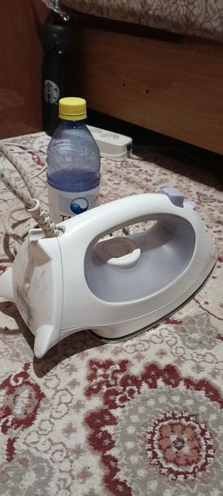 УТЮГ С ПАРОМ .  ,, Binaton " .