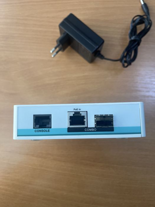 Mikrotik CR S106-1C-6S