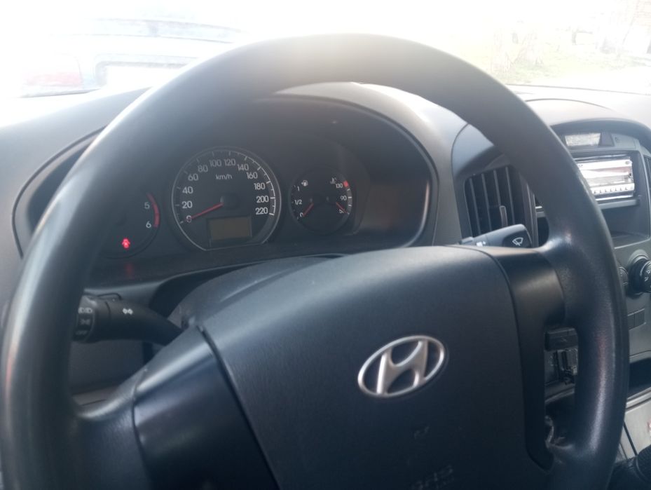 Hyundai H1 2.5 дизел!