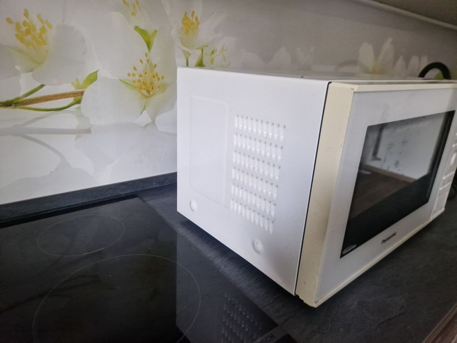 Cuptor cu microunde si grill panasonic