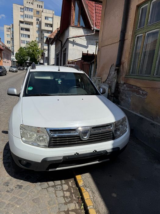 Mașină Dacia Duster