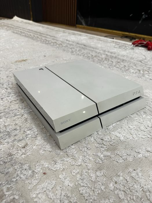 Продаю пс 4 фат